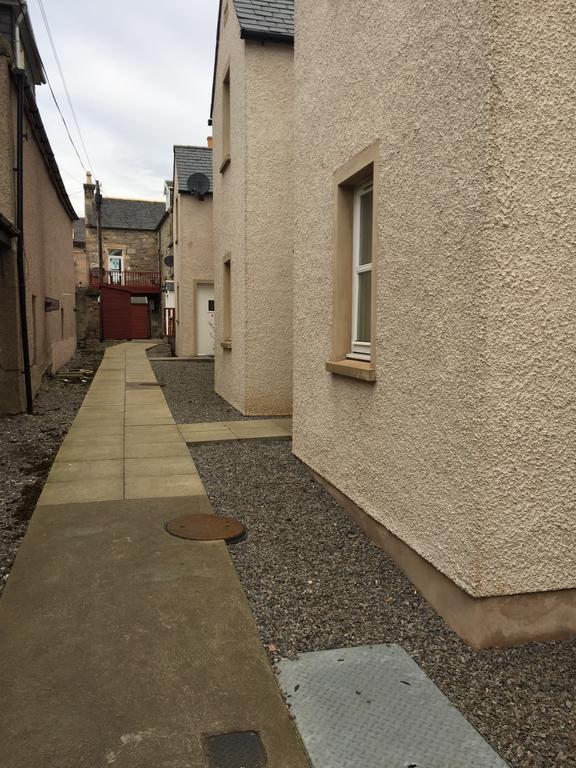 6 Varis Apartments Forres Bagian luar foto